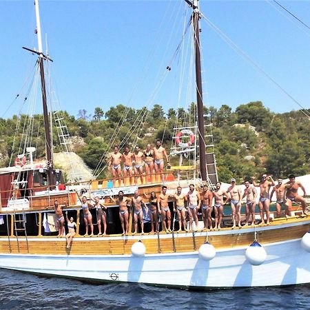 Rhythm Floating Hostel Split Exterior foto