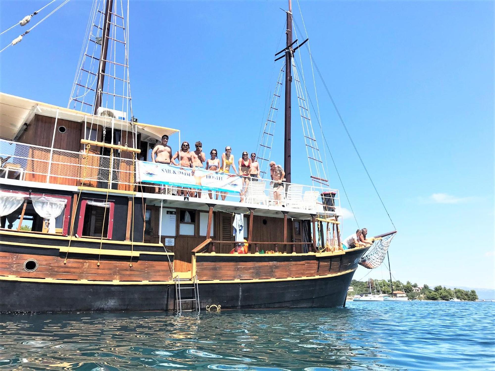 Rhythm Floating Hostel Split Exterior foto