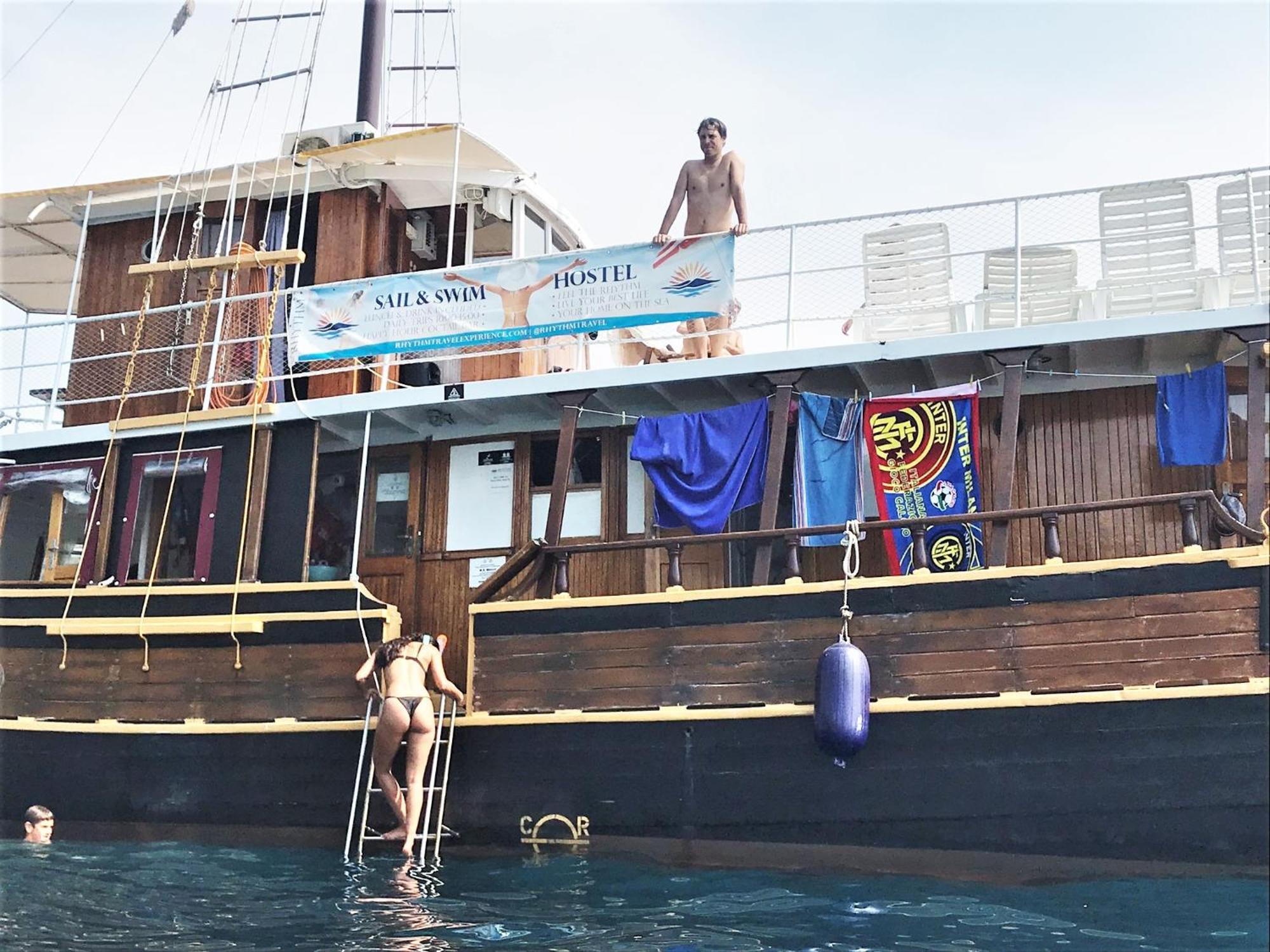 Rhythm Floating Hostel Split Exterior foto