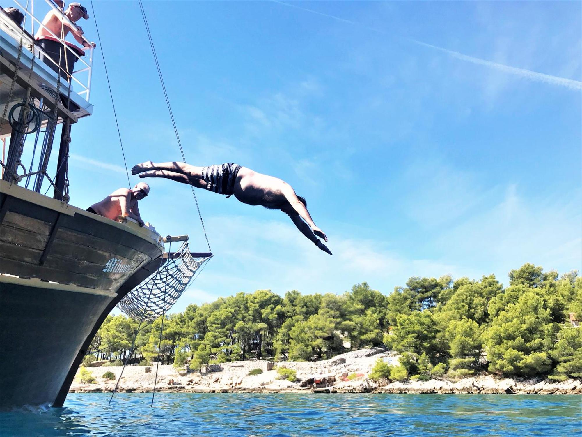 Rhythm Floating Hostel Split Exterior foto