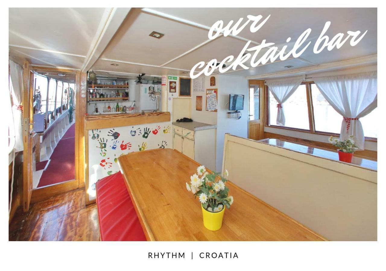 Rhythm Floating Hostel Split Exterior foto